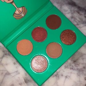 Juvias Place Eyeshadow palette